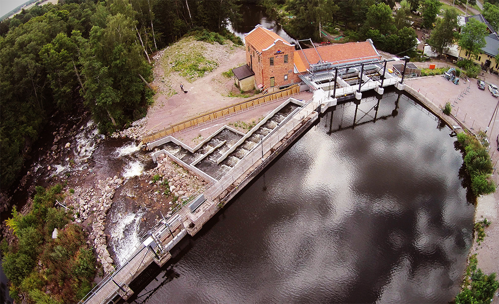 Fiskväg vid kraftstationen i Västerkvarn bidrar till biologisk mångfald i Kolbäcksån.