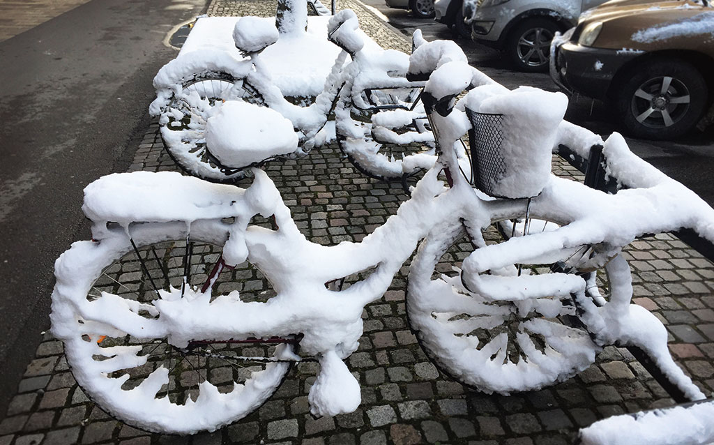 I Västerås gör markvärme att stora områden är helt snö- och isfria under vintern.